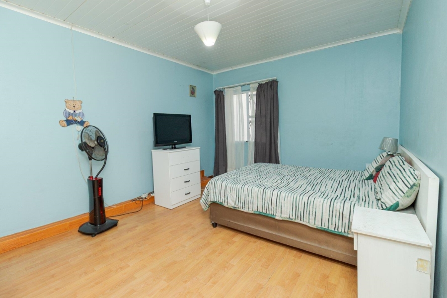 4 Bedroom Property for Sale in Devon Park Western Cape